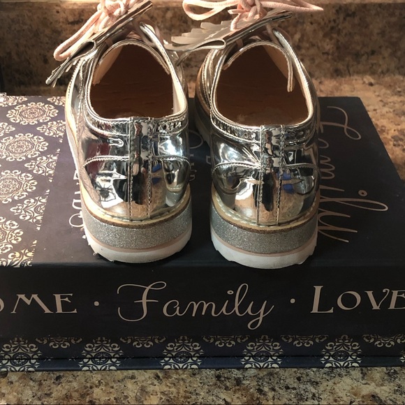 Zara Silver Metallic Wingstop Oxfords - Picture 4 of 4